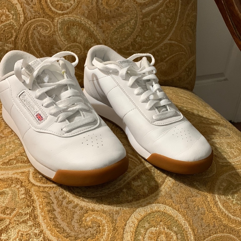 Ladies Sneakers.